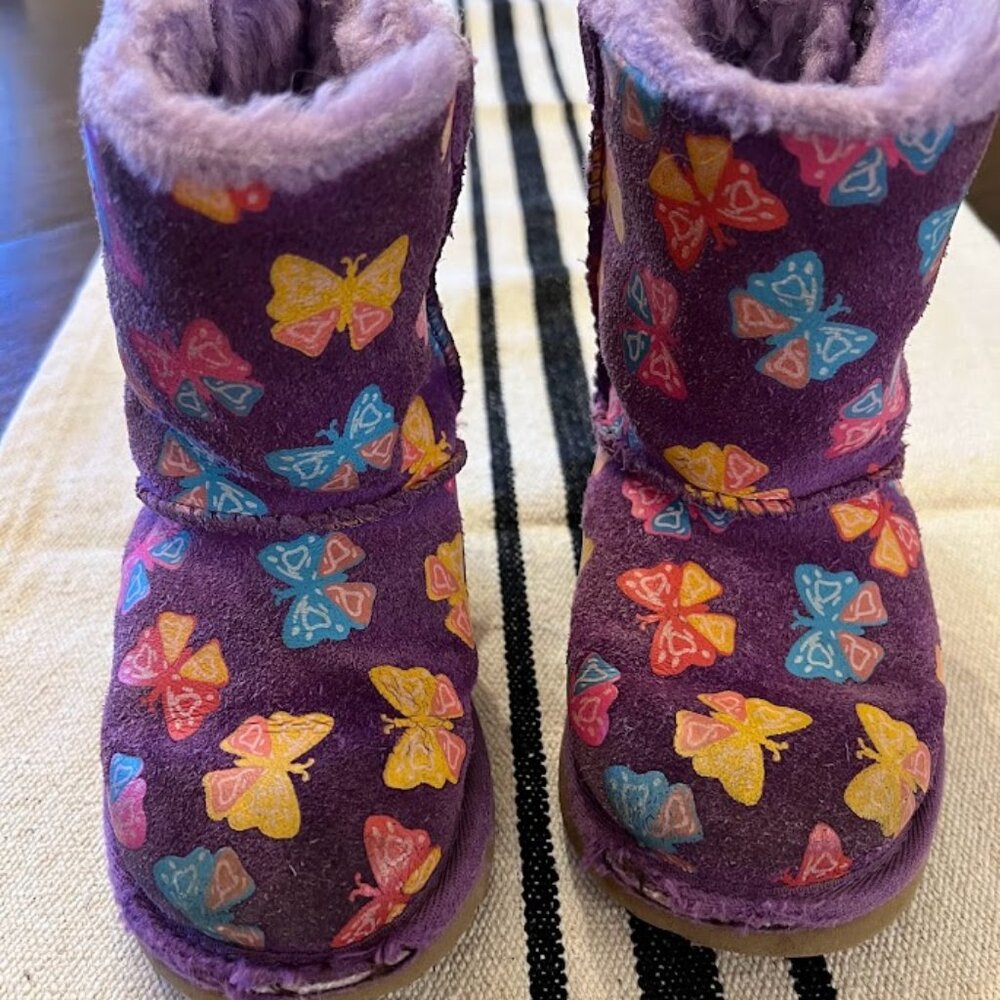 UGG Kids Purple Butterfly Bailey Bow Boots Girls Size 8 Suede Winter